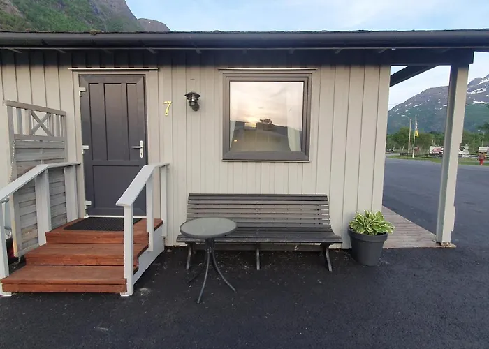 Andalsnes Og As Κάμπινγκ Veblungsnes